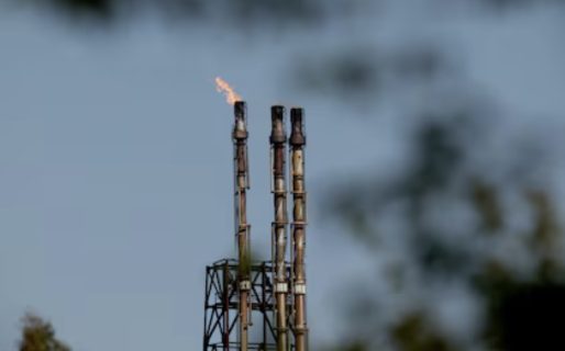 <strong>El precio del petróleo se desploma ante la expectativa de un posible acuerdo de paz entre Estados Unidos e Irán</strong>