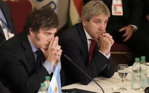 <strong>El deterioro del humor social pasa factura y el riesgo país se aleja de los 400 puntos</strong>