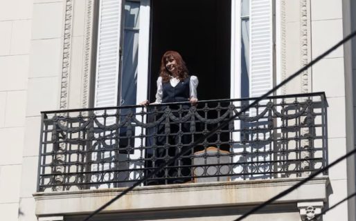 <strong>Causa Vialidad: la Justicia ordenó embargar el departamento donde Cristina Kirchner cumple el arresto domiciliario</strong>