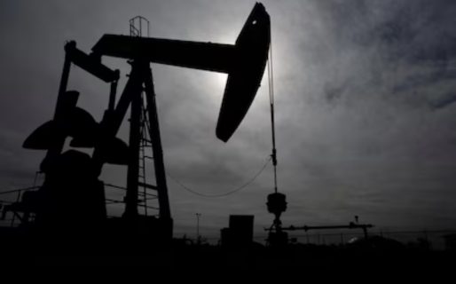 El precio del petróleo vuelve a orillar los USD 90 al estancarse una salida para el conflicto entre EEUU e Irán