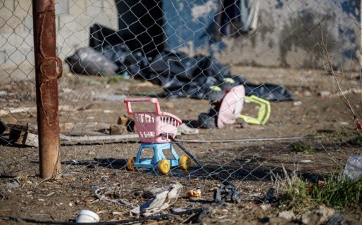 <strong>Pobreza infantil: casi 4 de cada 10 niños y adolescentes no puede acceder a ropa o calzado</strong>