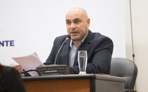 Montenegro reconoció fallas en la transición de las líneas de colectivos y pidió «paciencia a los vecinos»
