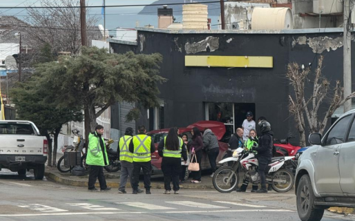 Perdió el control del vehículo e impactó contra una entrada