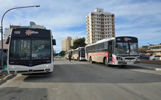 Choferes de MR denuncian condiciones laborales precarias: «No tenemos baño, descanso, ni apoyo»