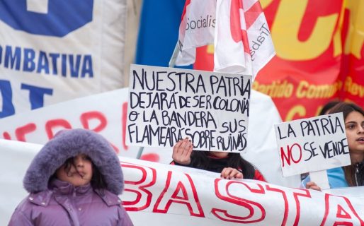 <strong>Fuerte movilización en Comodoro contra la Ley de Tierras: «Es un retroceso en derechos»</strong>
