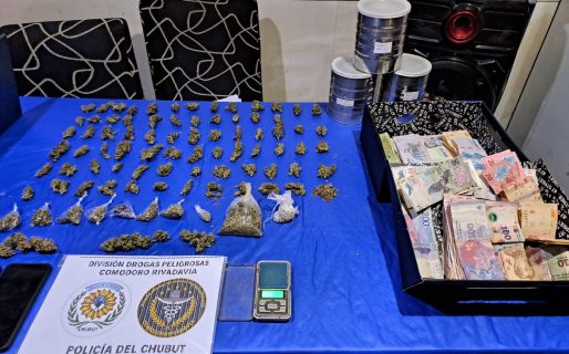 Lo sorprendieron mientras vendía droga y allanaron su casa en barrio Pueyrredón