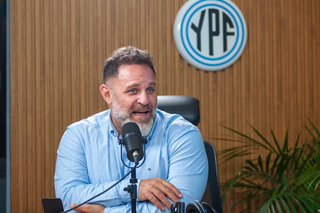 Glinski apuntó contra Torres por sus acuerdos: «Veo desesperación y apuro»