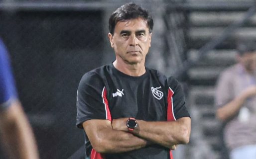 Independiente anunció la salida de Gustavo Quinteros como DT