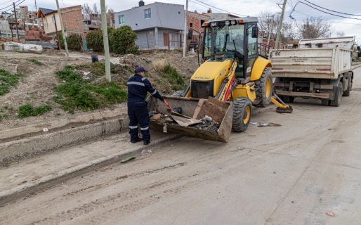 Se intensifica la limpieza de canales evacuadores en la ciudad