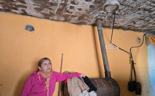<strong>Hace 15 años espera una vivienda del IPV y ahora teme quedarse en la calle por el mal estado de su casa</strong>
