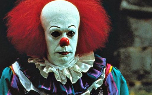 Murió Tim Curry, el actor que personificó al payaso Pennywise en la primera película de “It”