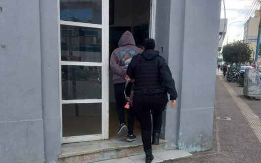 Violenta agresión en el Hospital Regional: atacó a una joven con un cutter y le cortó la cara