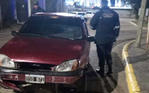Tenía 2,46 de alcohol en sangre, chocó contra el cordón y lo encontraron dormido al volante