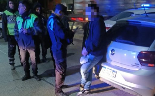 Giro en U para esquivar un control y 1,11 de alcohol en sangre: Secuestran un vehículo en el Centro