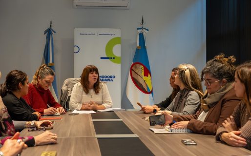 La Secretaría de la Mujer impulsó una mesa de trabajo con funcionarias municipales para proyectar espacios de cuidado maternal