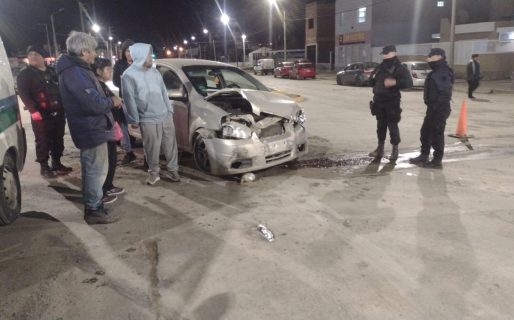 <strong>Choque entre dos vehículos en la intersección de Avenida Patricios y Juan Manuel de Rosas: No se registraron heridos</strong>