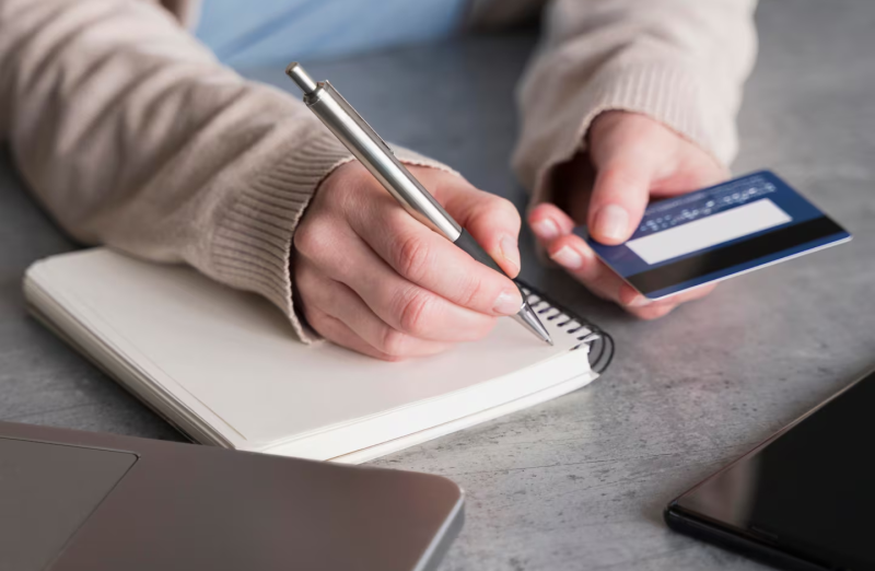 Morosidad: los atrasos de las familias con los bancos empezó a bajar pero siguió en aumento en billeteras virtuales