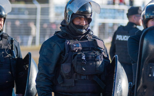 La Policía confirmó que utilizó armas de letalidad reducida contra el plantel de Huracán