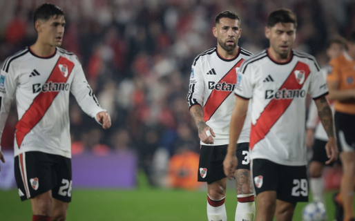 River perdió con gol en contra de Otamendi, sumó su quinta derrota consecutiva y se fue silbado