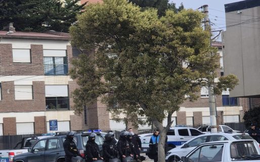 Un trabajador de ATE fue embestido por un auto mientras panfleteaba en la zona céntrica
