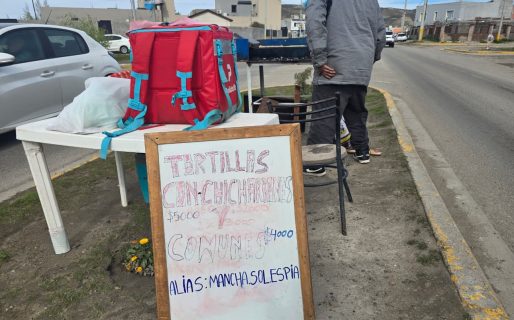 PyMe al paso en Km. 5: Madruga a las 4:30 para amasar y busca sustentar a su familia con la venta de tortillas