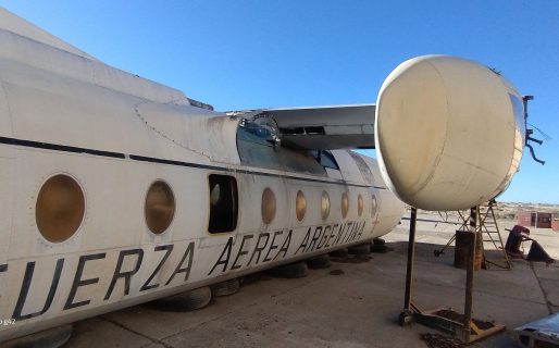 La Fuerza Aérea subasta un histórico Fokker F-27 que permanece abandonado en Comodoro