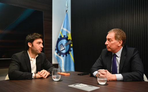 LLA analiza bajar a su candidato a gobernador en Chubut para acompañar la reelección de Torres