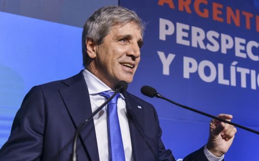 Luis Caputo respondió a las críticas de la UIA: “Defiendo los intereses de los argentinos, no los de algunos empresarios”