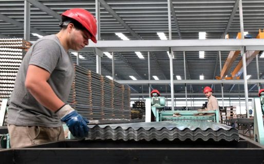 La industria cayó en julio y 6 de cada 10 empresas alertaron por competencia desleal y contrabando
