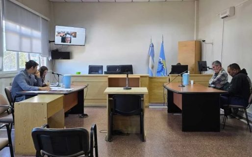 Acusan a un director de escuela de desviar fondos para la comida de los alumnos