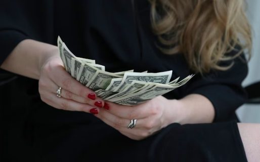 Los argentinos compraron más de US$2800 millones en los bancos en agosto