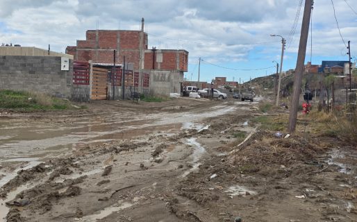Reclaman por el estado de las calles en el Barrio Malvinas: «Ya no sabemos qué hacer»
