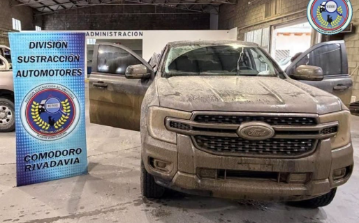 Robaron camioneta y la encontraron abandonada a 14 kilómetros de la ciudad