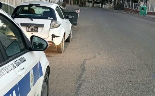 Hallaron a un hombre dormido en su auto con un alto nivel de alcohol en sangre