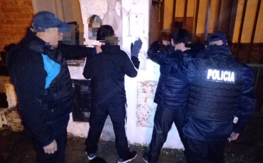 Dos jóvenes fueron detenidos tras intentar ingresar a una vivienda del Centro