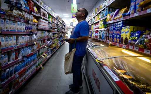 El consumo masivo volvió a caer en agosto y ya lleva nueve meses consecutivos en baja