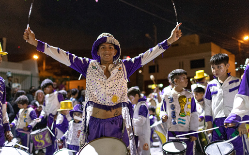 El barrio San Martín celebra la llegada de la primavera con un convocante concurso de comparsas