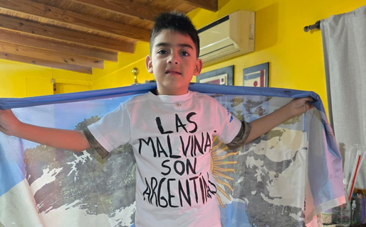 Un cumpleaños con temática de Malvinas: Piero festejó sus seis años junto a excombatientes