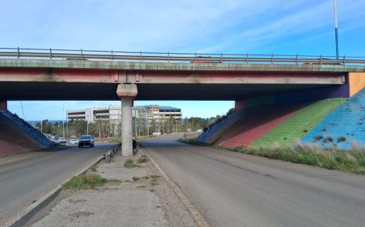 <strong>Vecinos de Km 4 alertan sobre la posibilidad de derrumbe en el puente </strong>