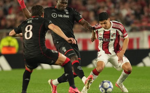 Huracán golpeó en el Monumental y River dejó escapar puntos clave