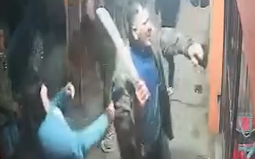 Un hombre atacó con un machete a madre e hija y terminó detenido