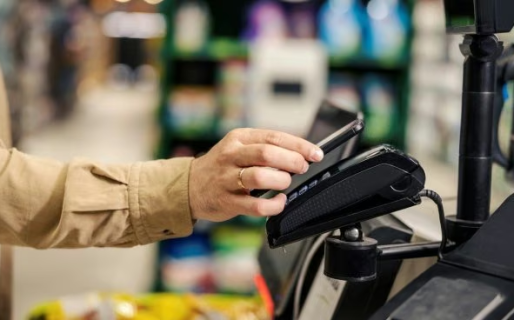 El boom de los pagos con QR: crecieron casi 70% en un año y movieron $2,9 billones por mes