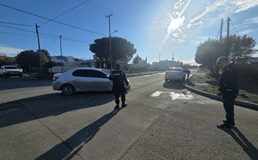 Choque entre dos autos en Comodoro: solo se registraron daños materiales