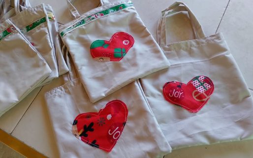 “300 Bolsas, 300 Sonrisas”: Lanzan una campaña navideña solidaria con la participación de más de 50 costureras