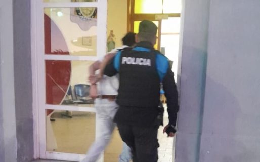 Estaba ebrio, insultó a los policías y los incitó a pelear: terminó demorado