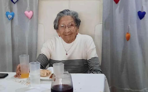 Tiene 106 años, nació en un pueblo rural y revela su secreto para la longevidad: “Una cervecita”