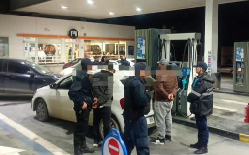 Cayó en una estación de servicio: tenía pedido de captura y lo atraparon en pleno centro