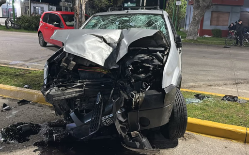 Conmoción: un bebé de 10 días murió después de un brutal choque entre tres autos