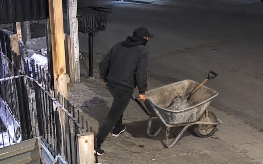 Entraron a su patio para robarle una carretilla o una pala: «Ojalá les sirva para agarrar una changa»