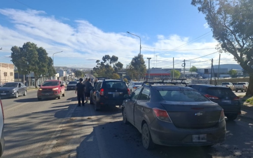 Triple choque en avenida Hipólito Yrigoyen: un niño sufrió un golpe en el rostro